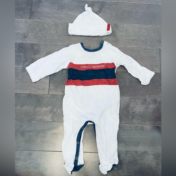 7 For All Mankind boys onesie. - Picture 1 of 3
